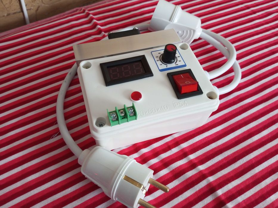 Регулятор мощности Стабилизатор.5,5-7,5 квт.С индикатором мощности