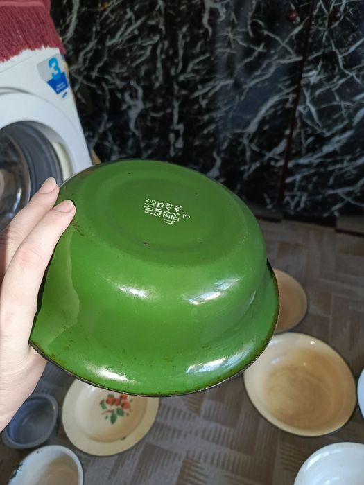 Посуда,тарелки,эмалированные миски