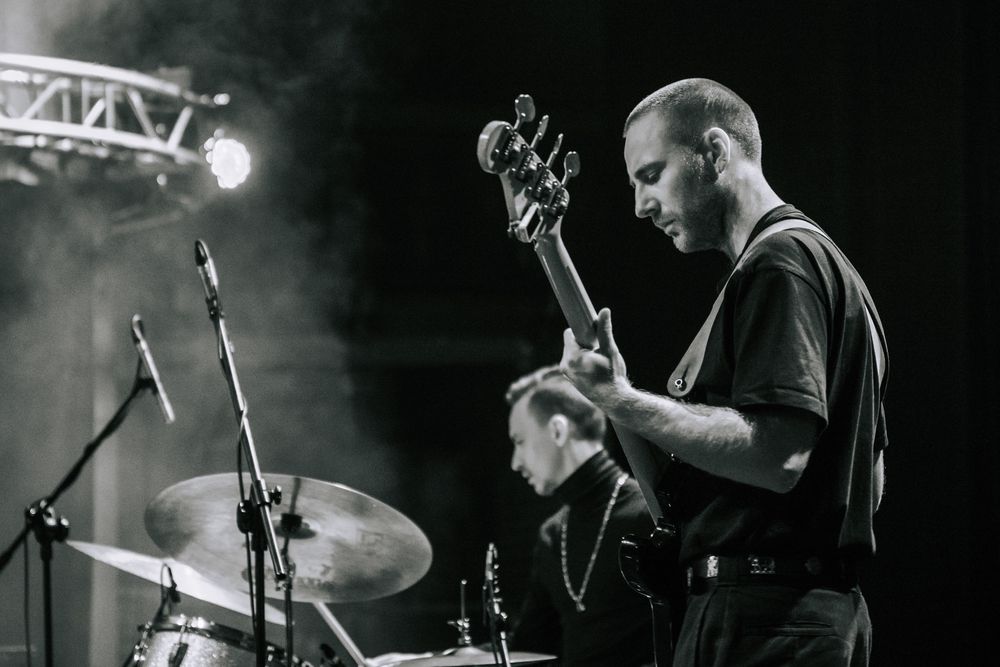 Lekcje gry na gitarze basowej