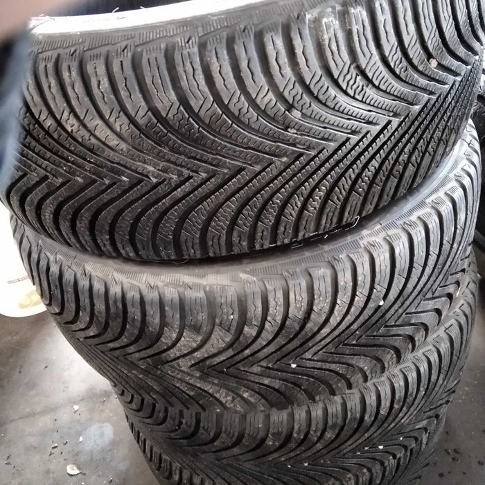 Opony zimowe 205/55R16, Falken 215/60R16