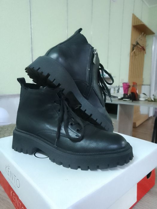 Жіночі ботинки кожа