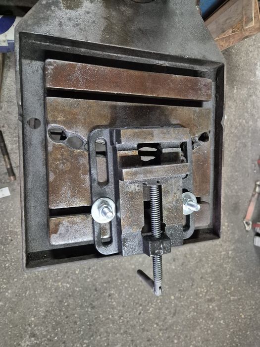 Engenho de Furar / Furadora Vertical Trifásica Industrial com bucha de aperto rápido