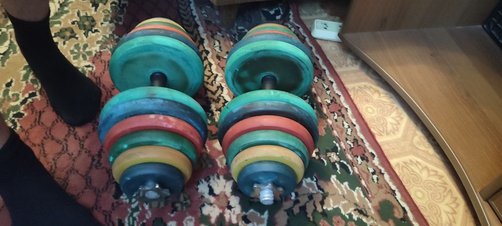 Продаются гантели