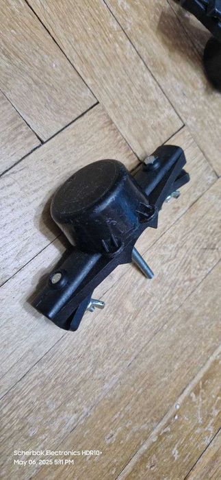 антенные крепления (центральное) для элементов диполя