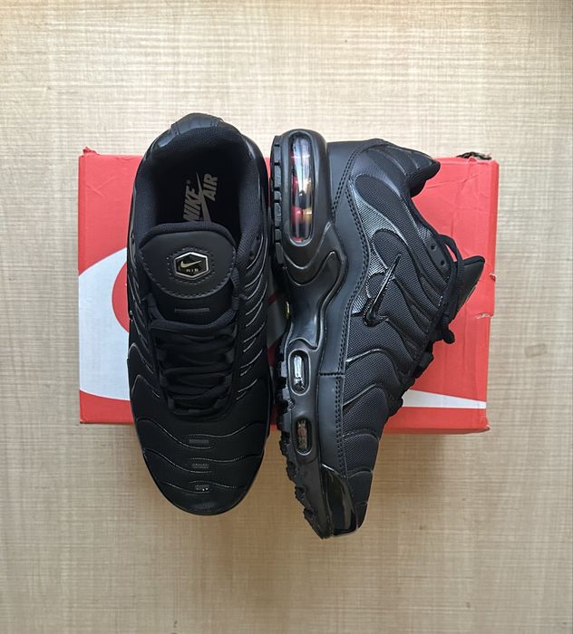 Nike tn preta e branca todos os tamanhos