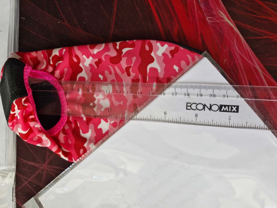 Тапочки для пляжу та басейну