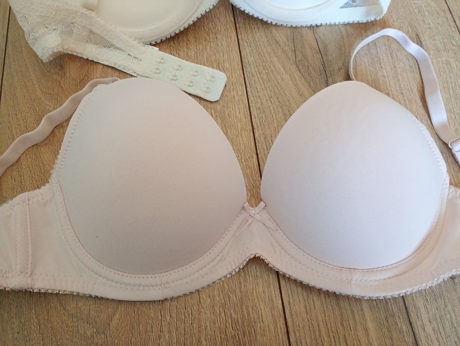 Dwa biustonosze Reserved push up 70c