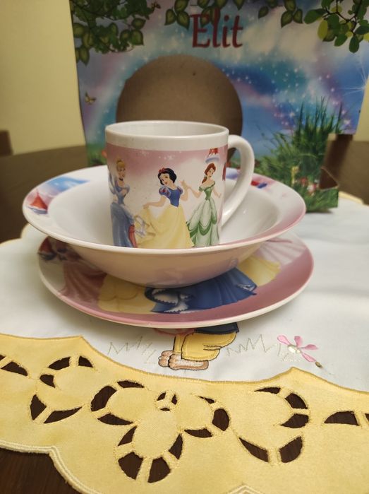 Посуда дитяча; фарфор ; для дівчинки.