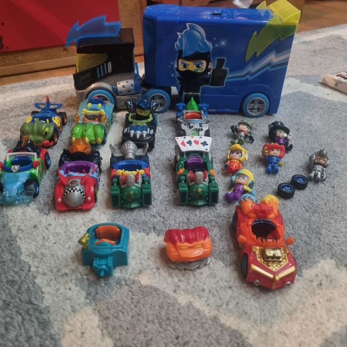 T-Racers Turbo Truck X-Racer niebieski plus autka