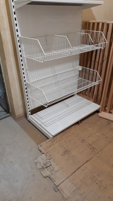 Стеллажи торговые овощные, с металлическими корзинами