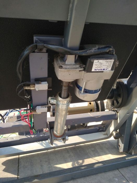 Silnik zmiany kąta bieżni Roger black