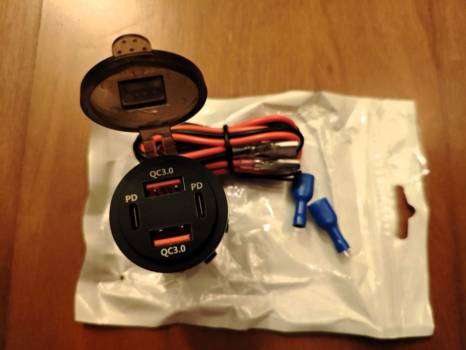 Lote 11 Acessórios Auto e Eletrónica (Dashcam, USB QC3.0, Suportes) - Novos