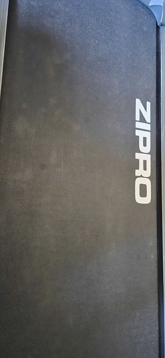 Bieżnia elektryczna ZIPRO Freerun; 18km/h; 150kg; regulacja kąta, stan BDB