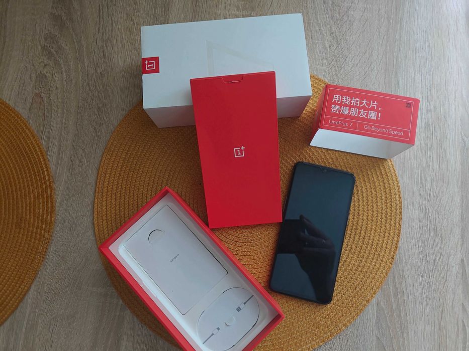 Топовий Oneplus 7 12/256Гб - стан нового, повний комплект
