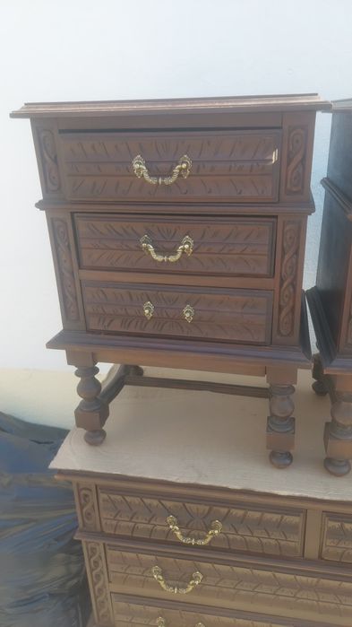 Comoda e mesas de cabeceiras