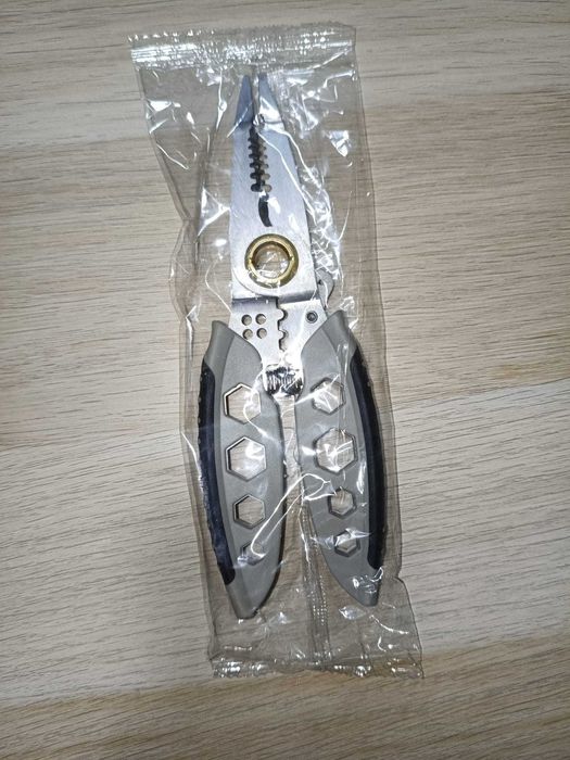 Alicate Multifuncional para Descascar e Cortar Fios