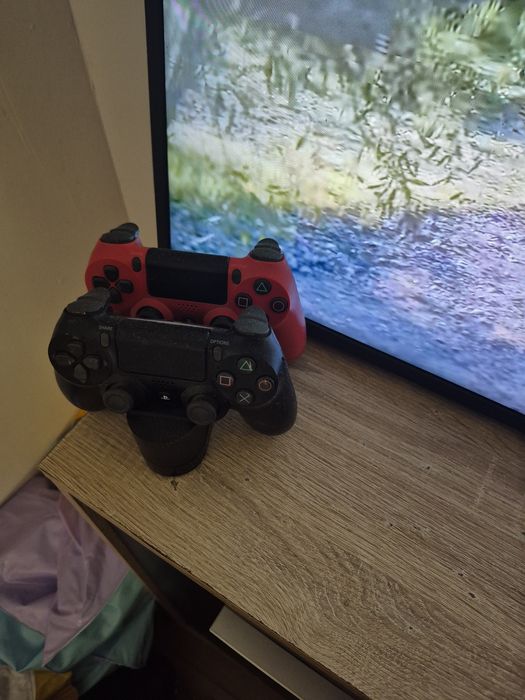 Sprzedam caly zestaw ps4 pro plus GOGLE kamerka 2XMOVE gry