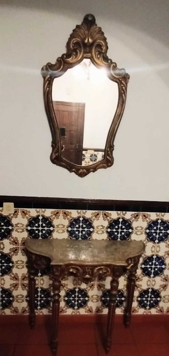 Aparador com espelho e pedra mármore