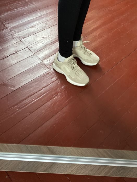 Кроссовки palmyra  38 25.5 см бежевые