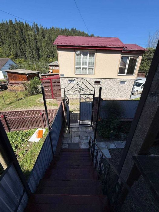 Продається дворівнева квартира смт Путила, вул. Українська