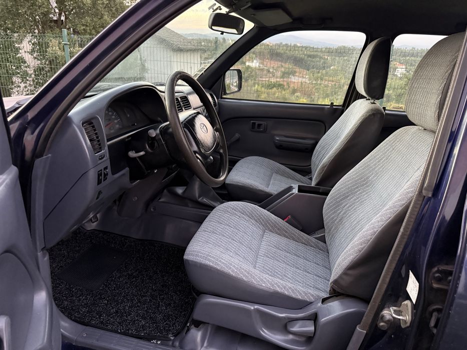 Toyota Hilix 5 lugares