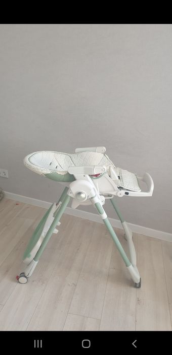 Итальянский столик для годування, стульчик для кормления Peg Perego