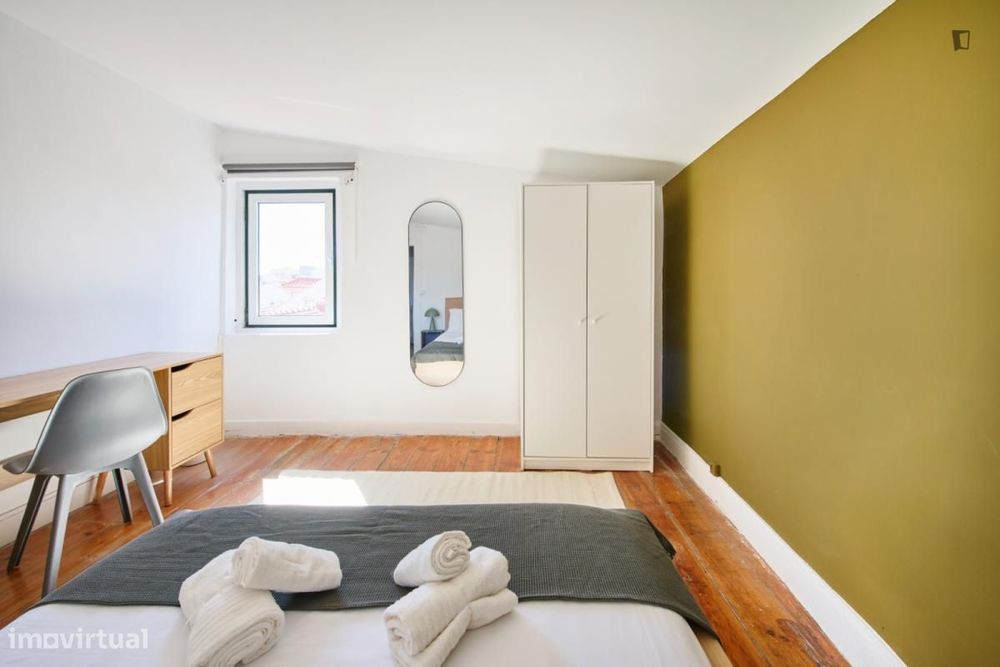 Quarto - localizado em São Bento Lisbon
