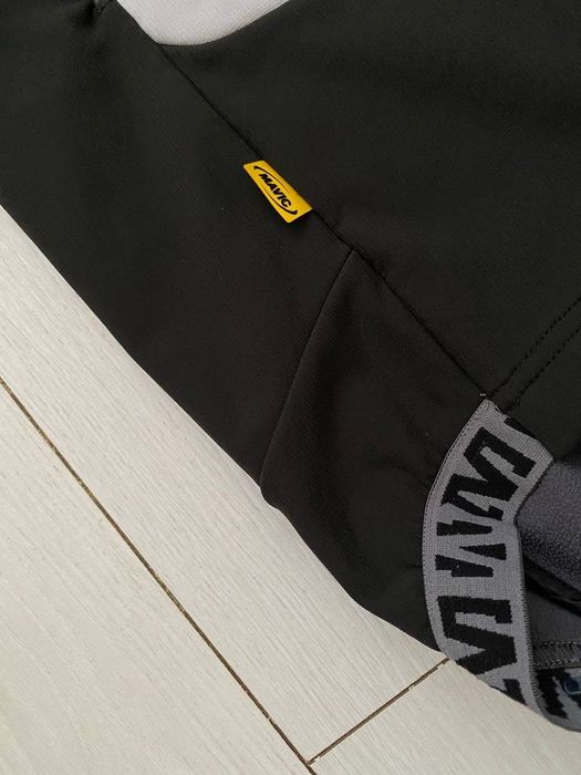 чоловіча софтшельна вело куртка Mavic Primaloft size S-M