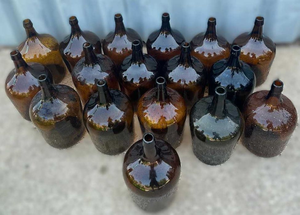 Garrafões antigos de 5 Litros, castanhos e verdes