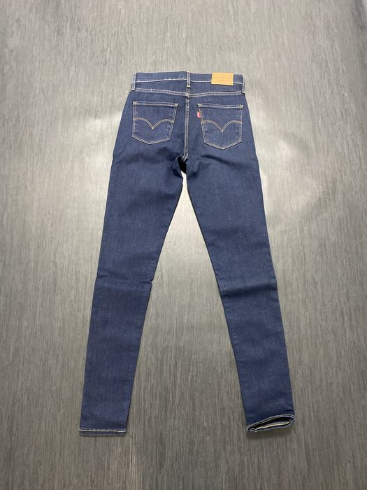 Jean Levi’s Mulher 720 High Rise Super Skinny Marrina W26 L30