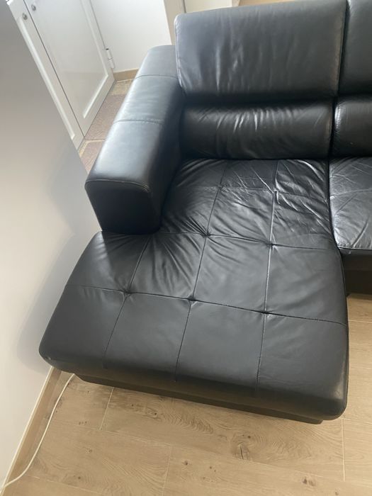 Sofá de couro sintetico