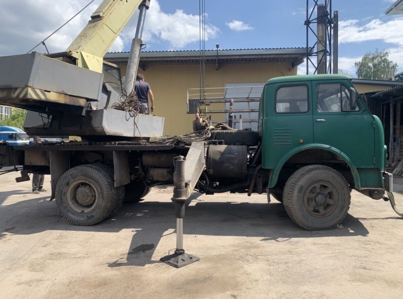 Автокран Івановець на базі МАЗ 500