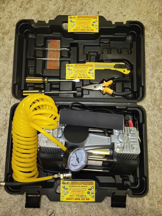 Двухпоршневой компрессор автомобильный с комплектом ремонта  в кейсе