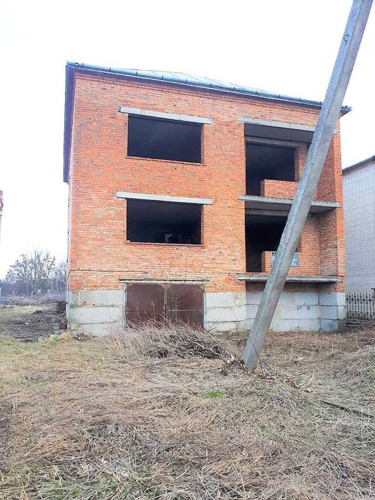 цегляне незавершене будівництво м. Кам'янка-Бузька
