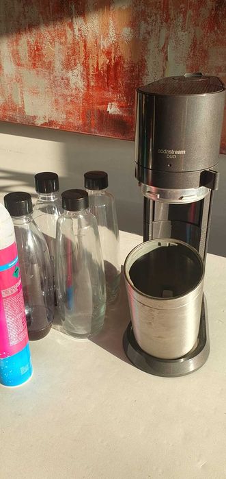 Máquina de Água com Gás - Sodastream Duo Pack - com 4 garrafas + Cilindro Cheio
