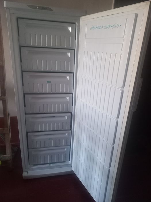Продам морозильну камеру