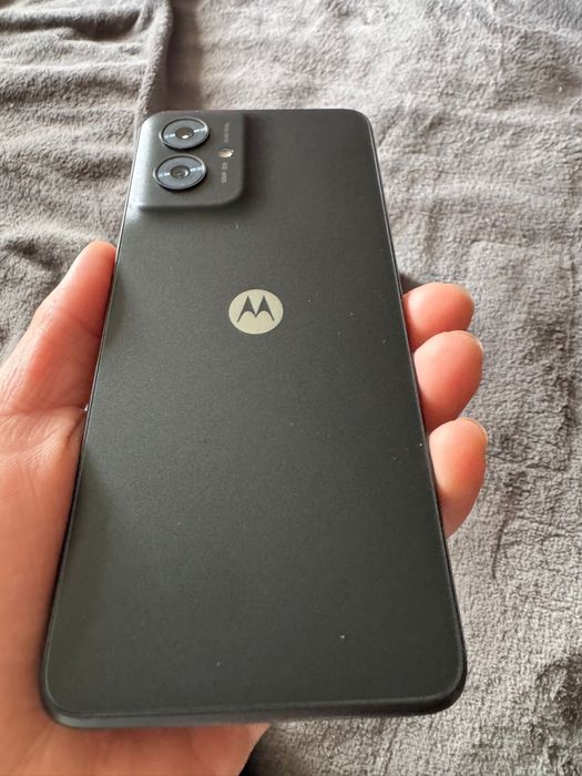 Продам телефон(новый)