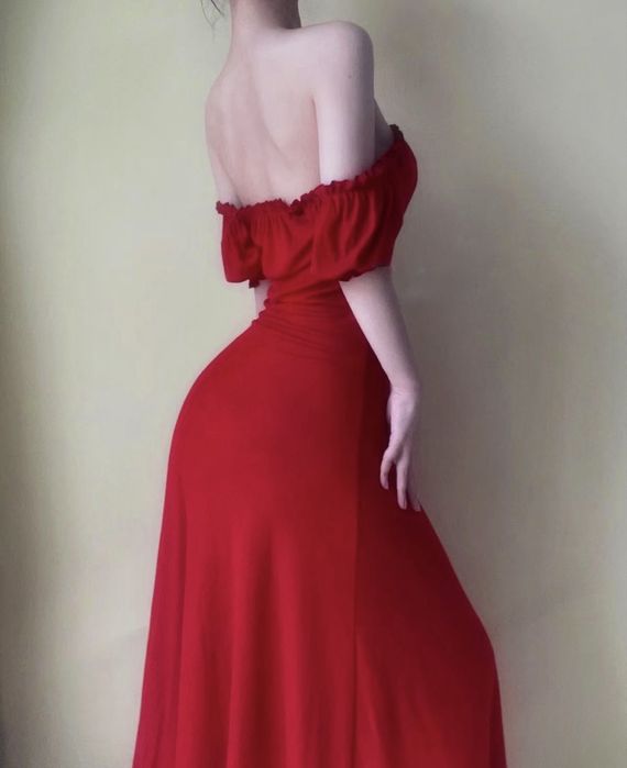 Сукня червона