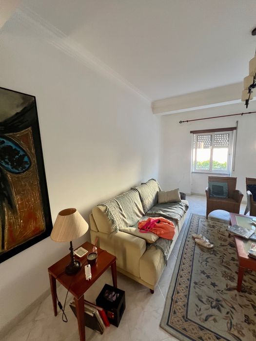 Sofá 3 lugares em bom estado. bege em pele nobok