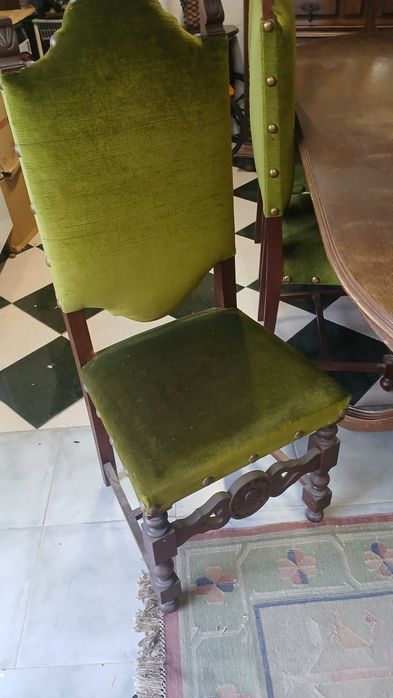 Mesa e 6 cadeiras