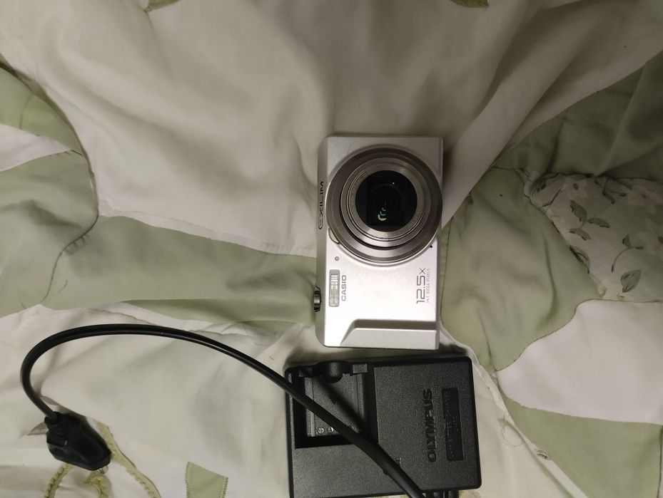 Цифровий фотоапаратpus  casio exilm ex-zs100