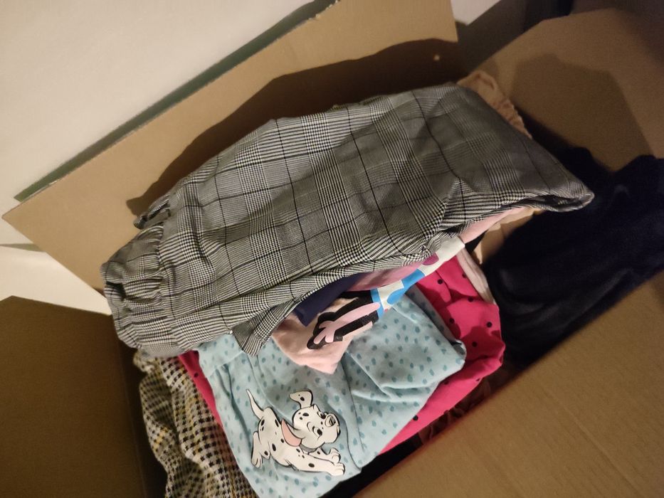 Karton paka ubrań dziewczynka 104 OKAZJA