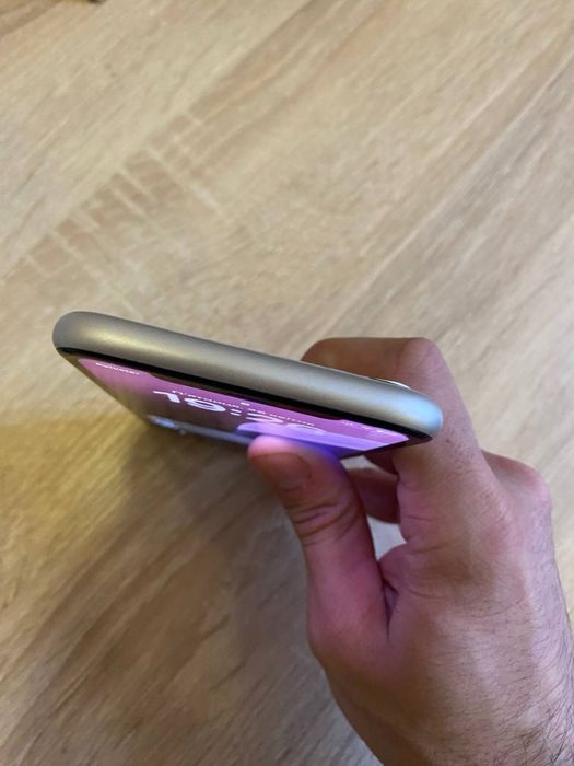 Продаю iPhone 11 64 ГБ | Гарний стан