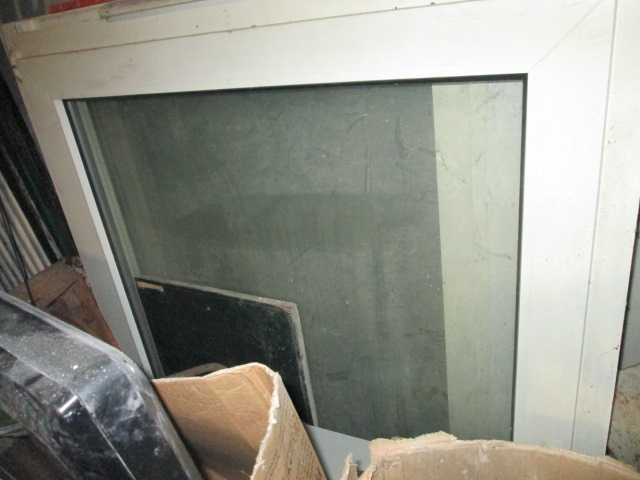 3 janelas  em  PVC  usadas