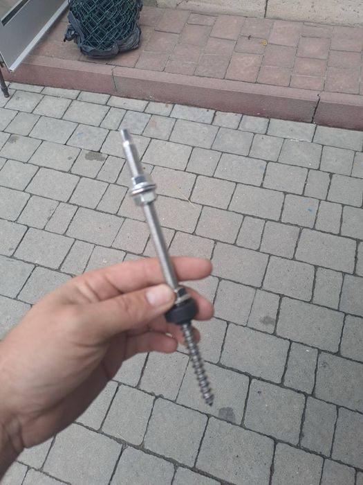 Притиски і шурупи для панелей