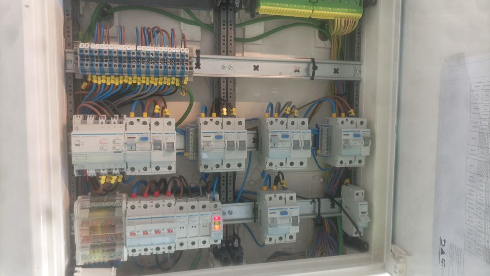 Eletricista subempreiteiro