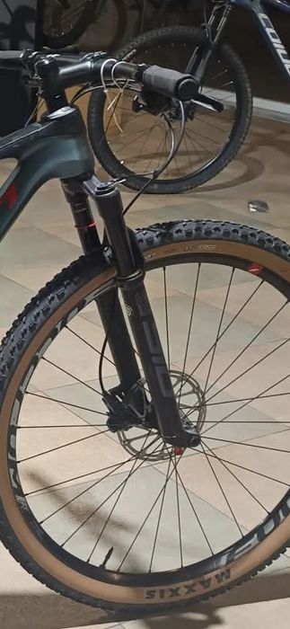 Coluer straik  carbono  roda 29