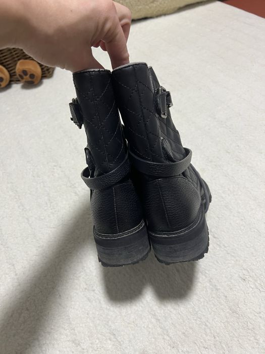 Ботинки натуральна шкіра розмір 37 стан чудовий