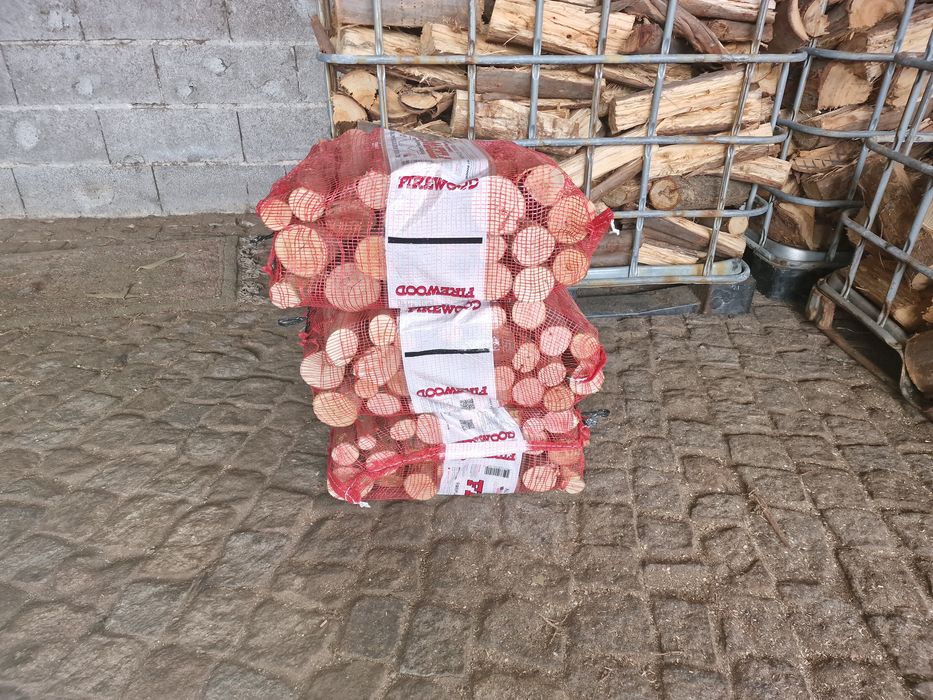Sacos de lenha de eucalipto