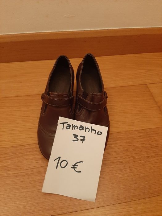 Sapatos verdes com tacão